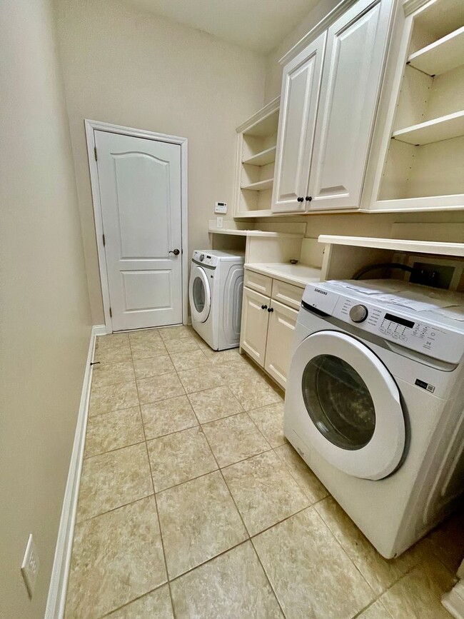 Building Photo - 614 Santa Maria Dr