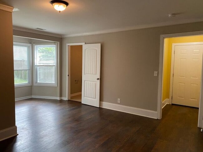 Building Photo - Germantown / Salemtown House for Rent!  2 Beds w/ extra rooms  + 2 full baths!