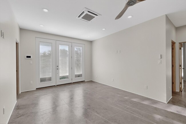 Building Photo - 705 Alcalde Pl SW