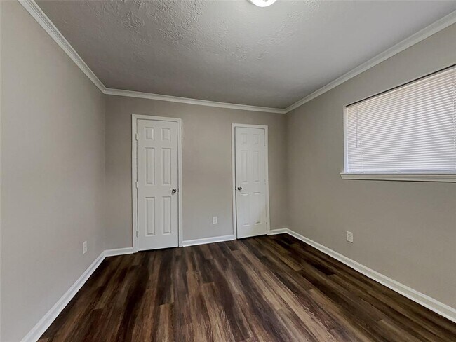 Building Photo - 2806 W Birchdale Dr