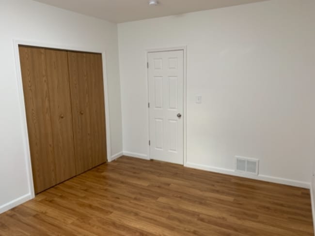 Building Photo - 414 8th St