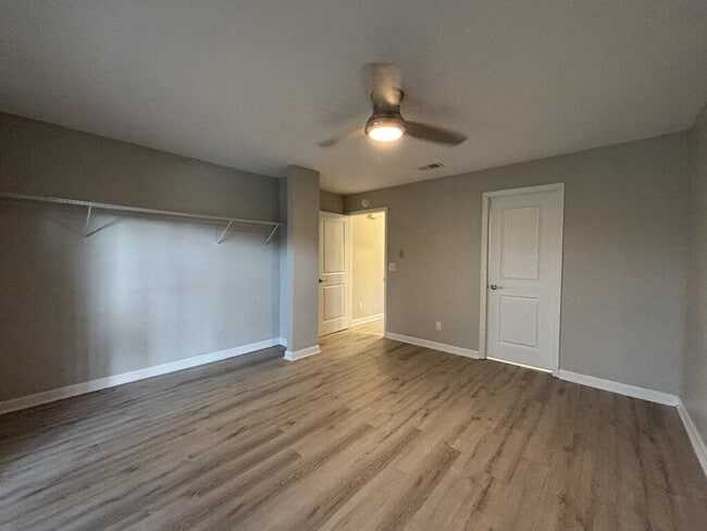 Building Photo - 8483 Yadkin Cir