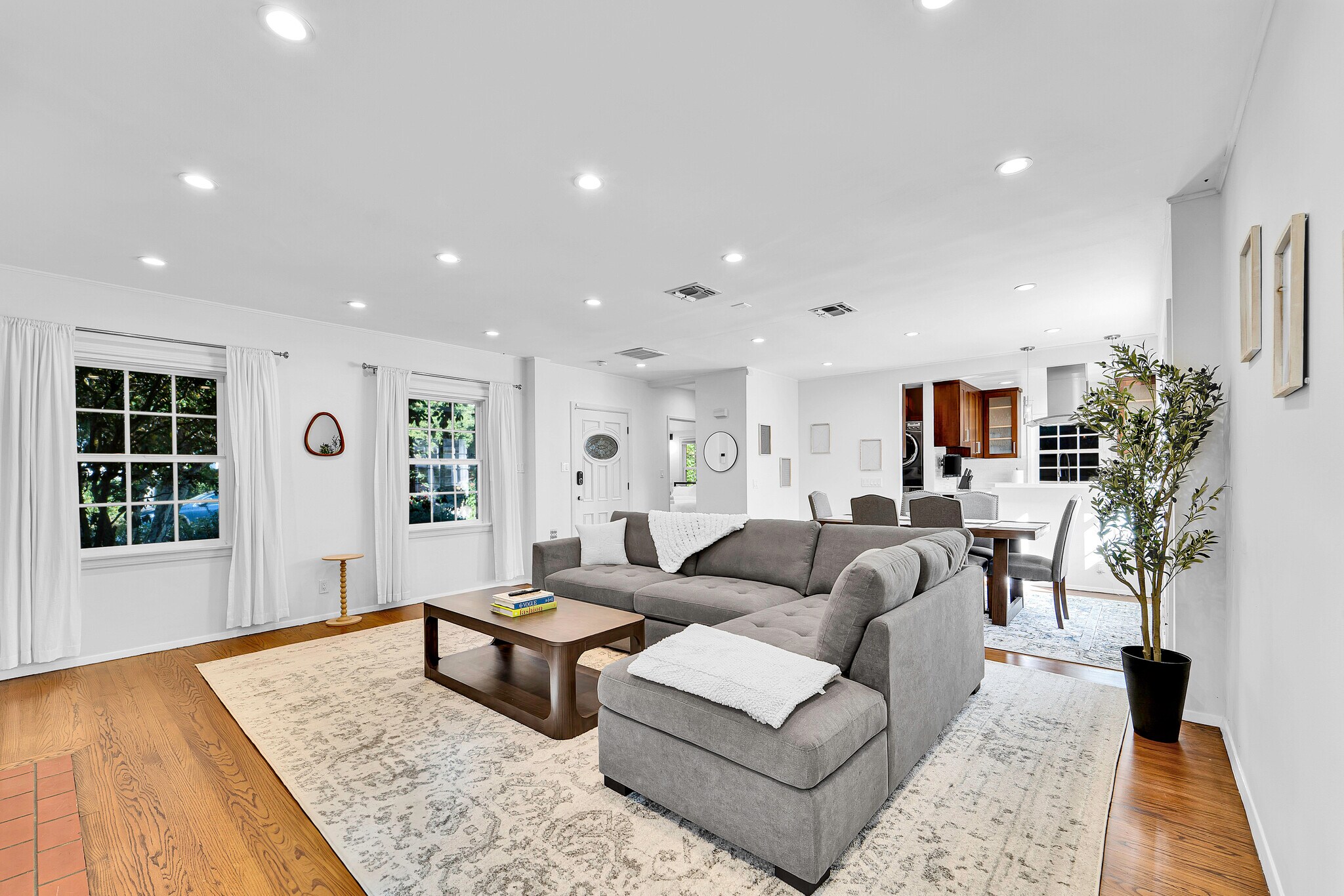 Building Photo - 11326 Bolas St