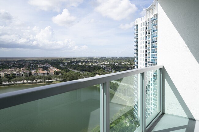 Building Photo - 2641 N Flamingo Rd