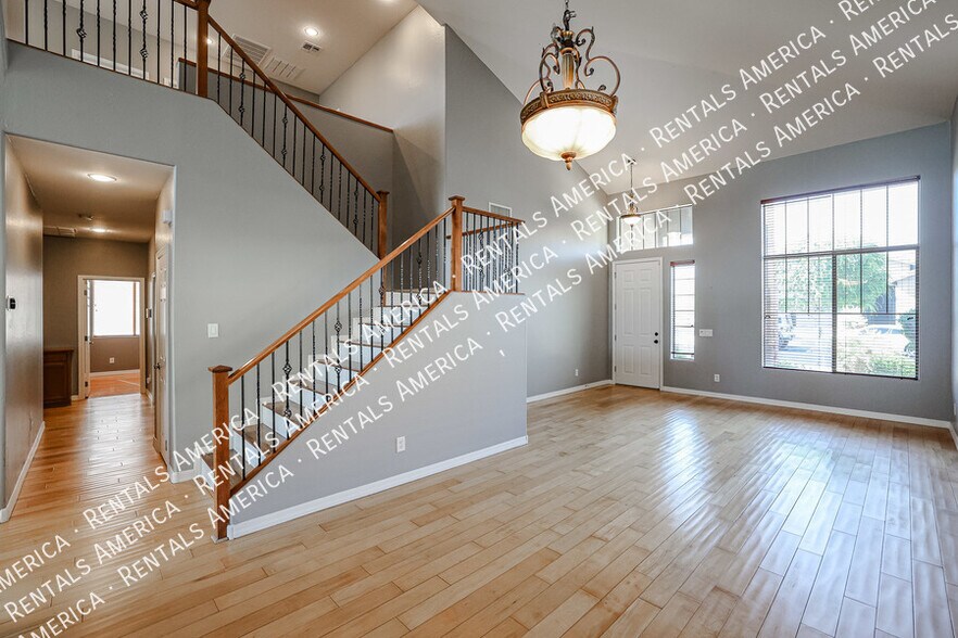 Building Photo - 2437 W Red Range Way