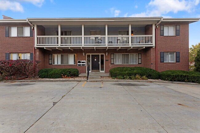 Building Photo - 8700 Wornall Rd