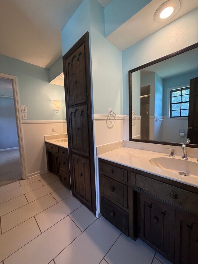 Building Photo - 1101 Silverwood Cove