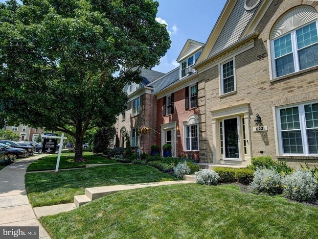 Building Photo - Mays Chapel Chapelgate Townhome | Renovated Main Level + KitchenAid Appliances | Deck Overlooking...