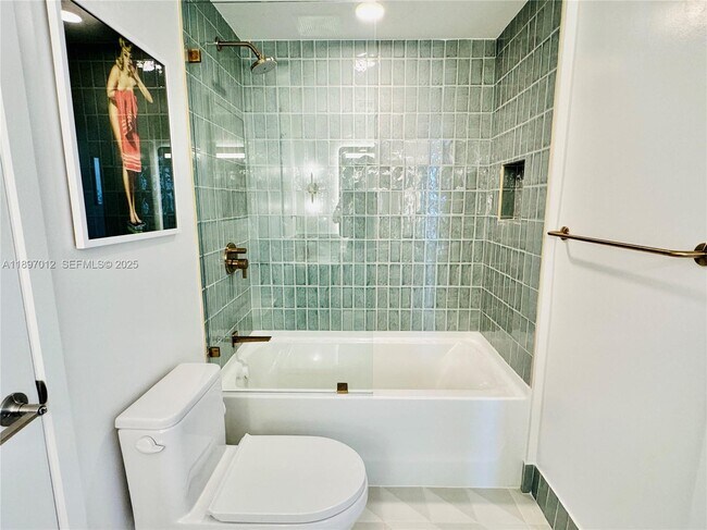 Building Photo - 159 NE 6th St