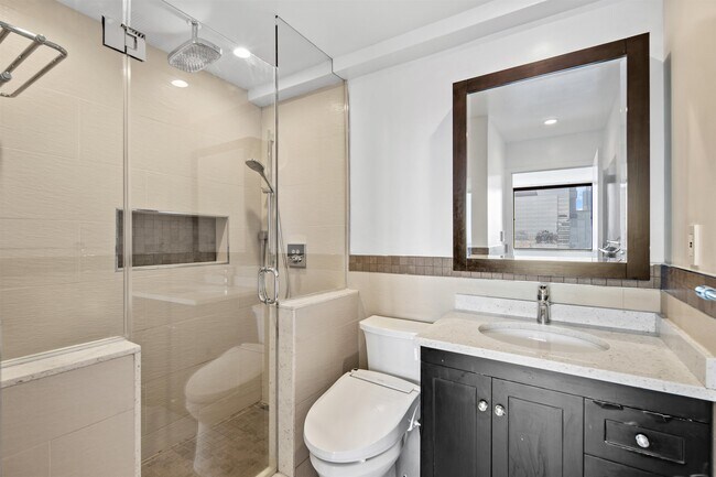 Building Photo - 45 River Dr S