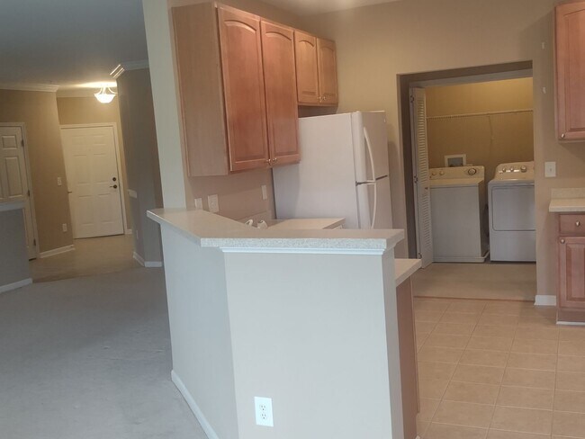 Building Photo - 812 Long Dr