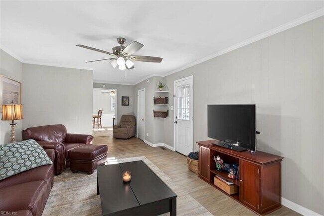 Building Photo - 32 Warren Dr