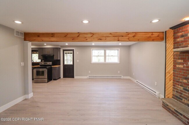 Building Photo - 1543 Coolbaugh Rd