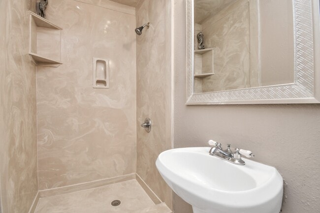 Building Photo - 3503 Nayland Rock Dr