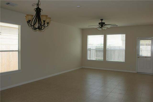 Building Photo - 20114 Breezy Oak Ct
