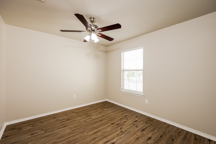 Building Photo - 5738 Red Canyon
