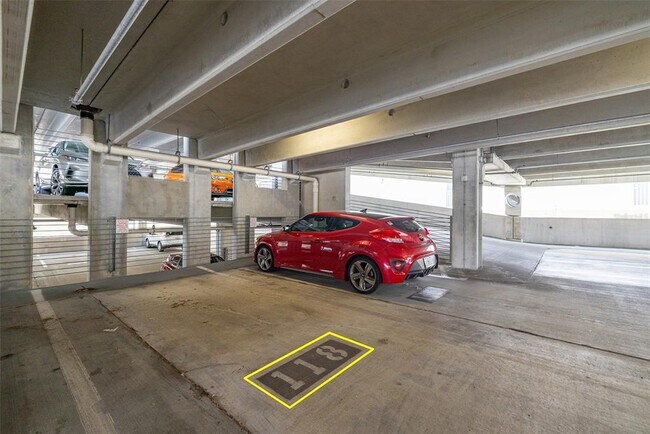 Building Photo - 1010 Central Ave N