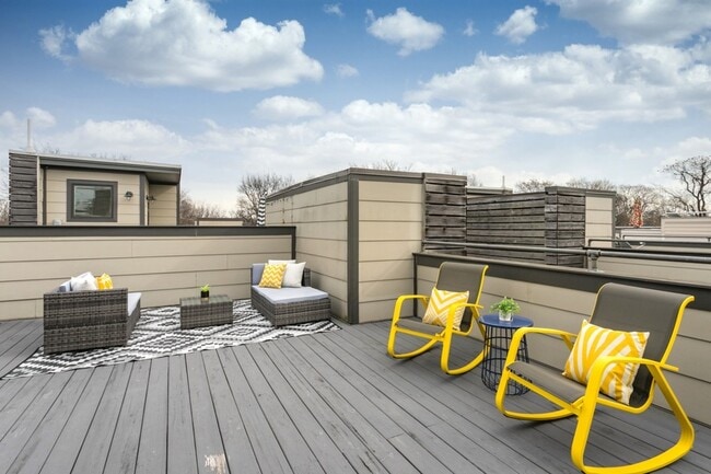 Building Photo - 1064B 2nd Ave S