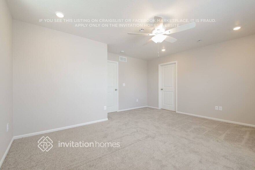 Building Photo - 3341 Streamwood Dr