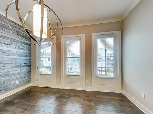 Building Photo - 2038 Rockledge Rd NE