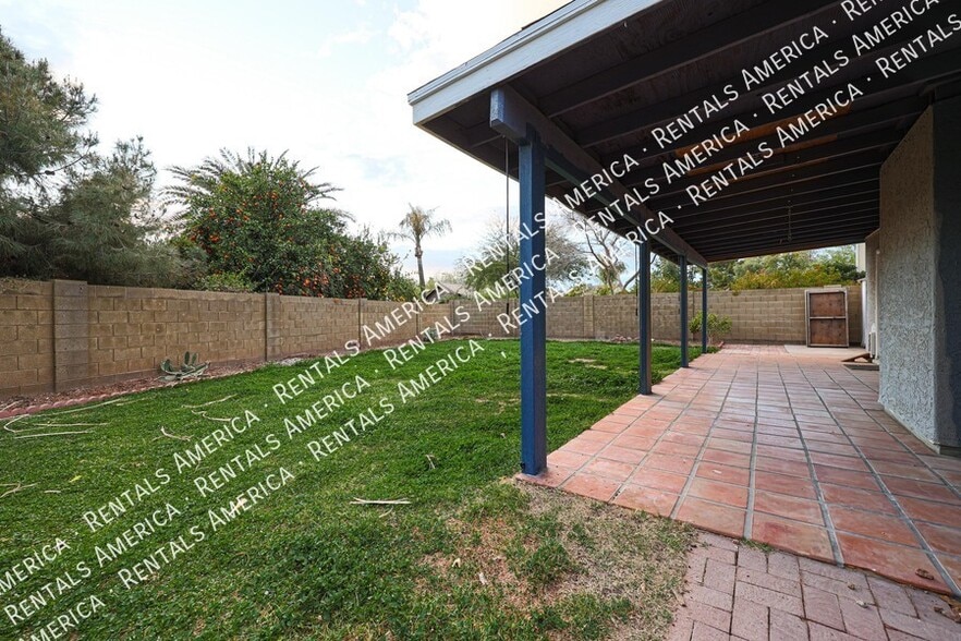 Building Photo - 324 S Rita Ln