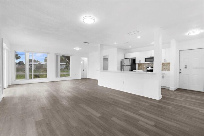 Building Photo - 21530 Glendale Ave