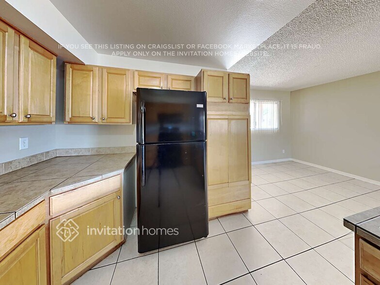 Building Photo - 4630 W Marshall Ave