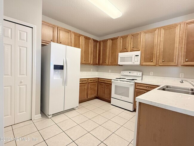 Building Photo - 8227 Lobster Bay Ct