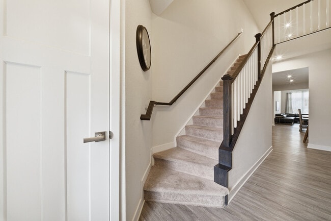 Building Photo - 1617 Catbird Ln