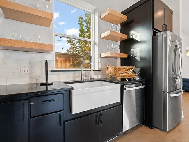 Building Photo - 2825 Townsend Dr