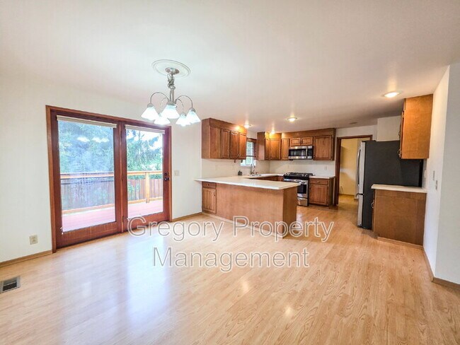 Building Photo - 4155 West Lake Sammamish Pkwy NE