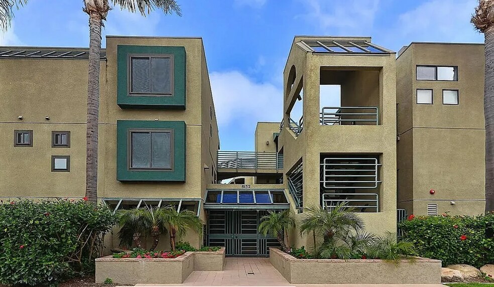 Building Photo - 8132 Camino del Sol