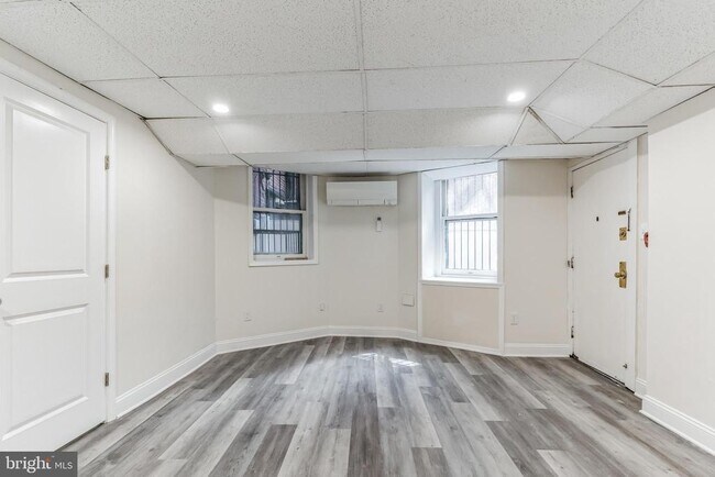 Building Photo - 2019 Locust St