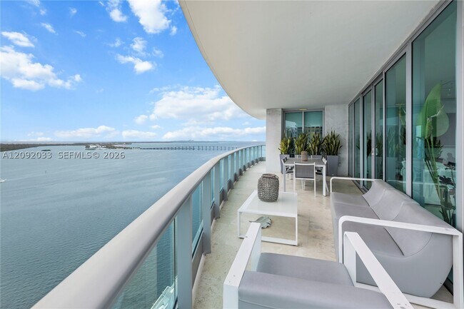 Building Photo - 1331 Brickell Bay Dr