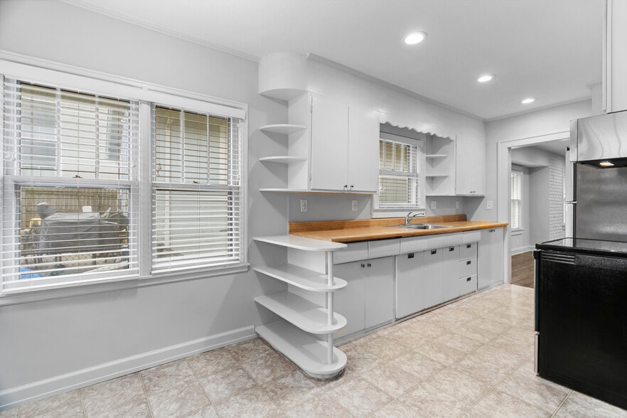 Building Photo - 4105 Adams St