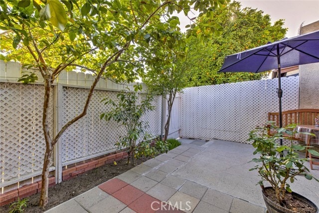 Building Photo - 7631 Vineland Ave