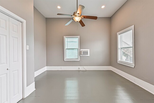 Building Photo - 2914 Avenue K Ave