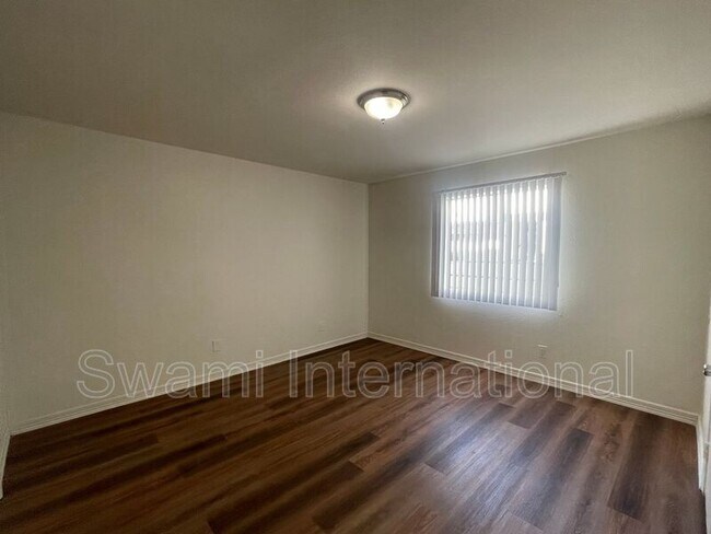 Building Photo - 345 Stepney St