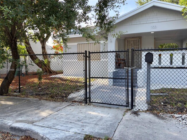 Building Photo - 103 NW 35th St