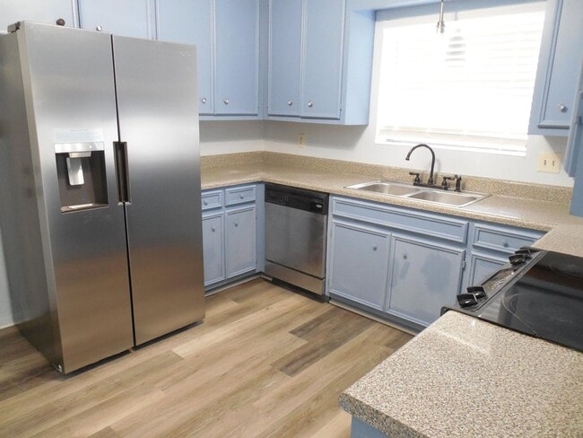 Building Photo - Available October 1st 4 bedroom 2 bathroom in Evans Ga