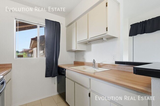 Building Photo - 20251 N 3rd Dr