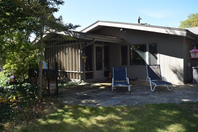 Building Photo - 301 Homan Ave