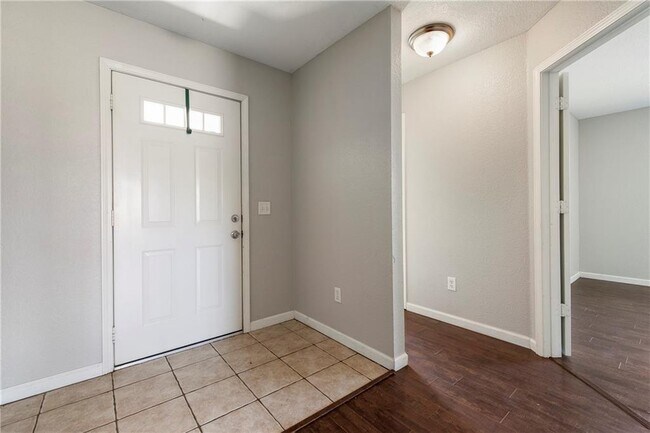Building Photo - 520 Dewberry Ln