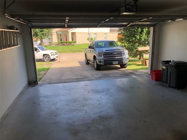 Building Photo - 8531 Ashford Green Ln