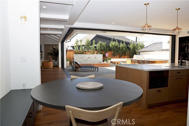 Building Photo - 333 Holmwood Dr