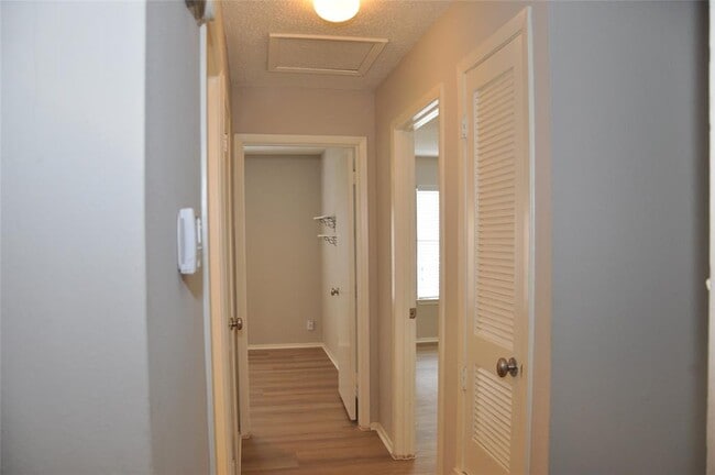 Building Photo - 2011 Gathright Cove