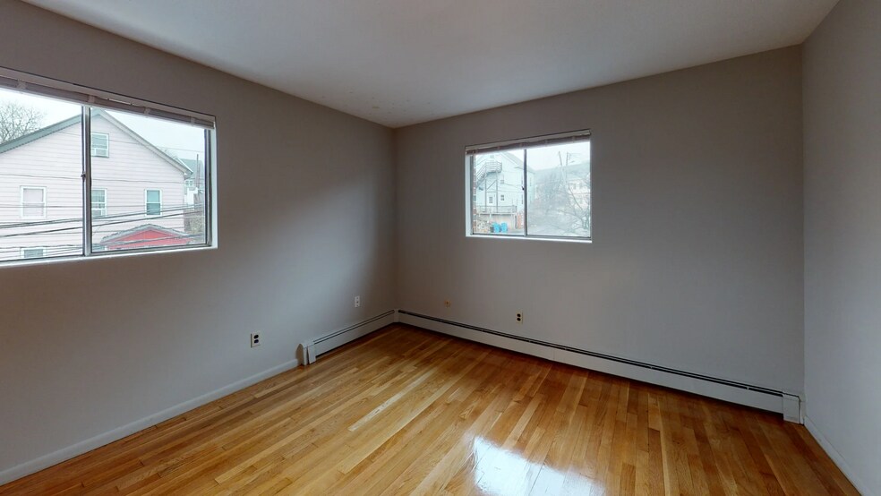 Building Photo - 73 Harvard St