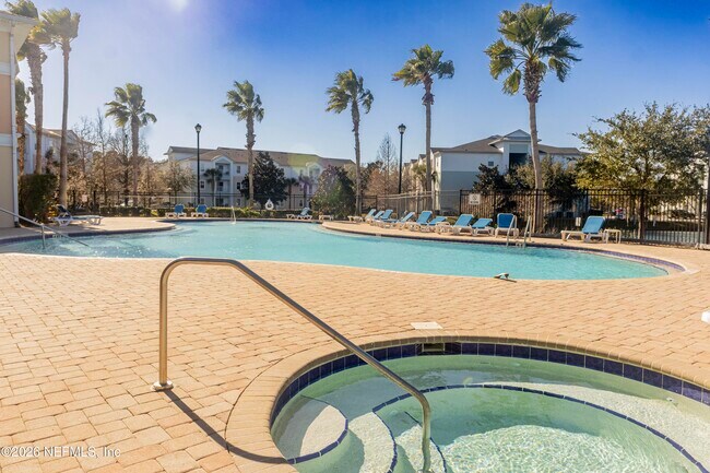 Building Photo - 8226 Green Parrot Rd