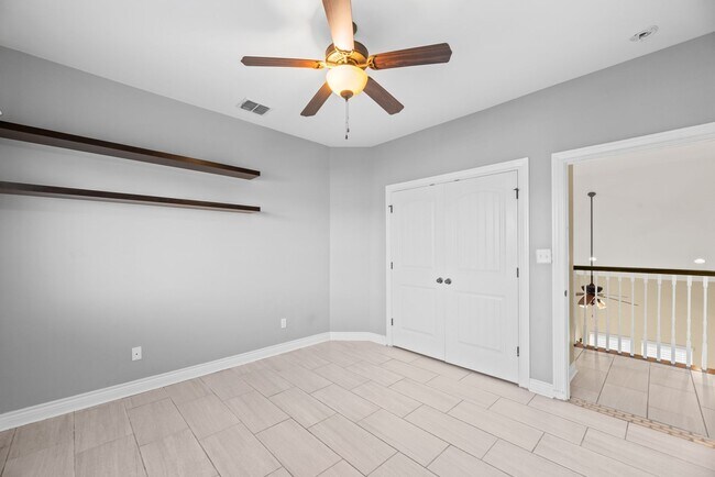Building Photo - 5605 Allier Dr