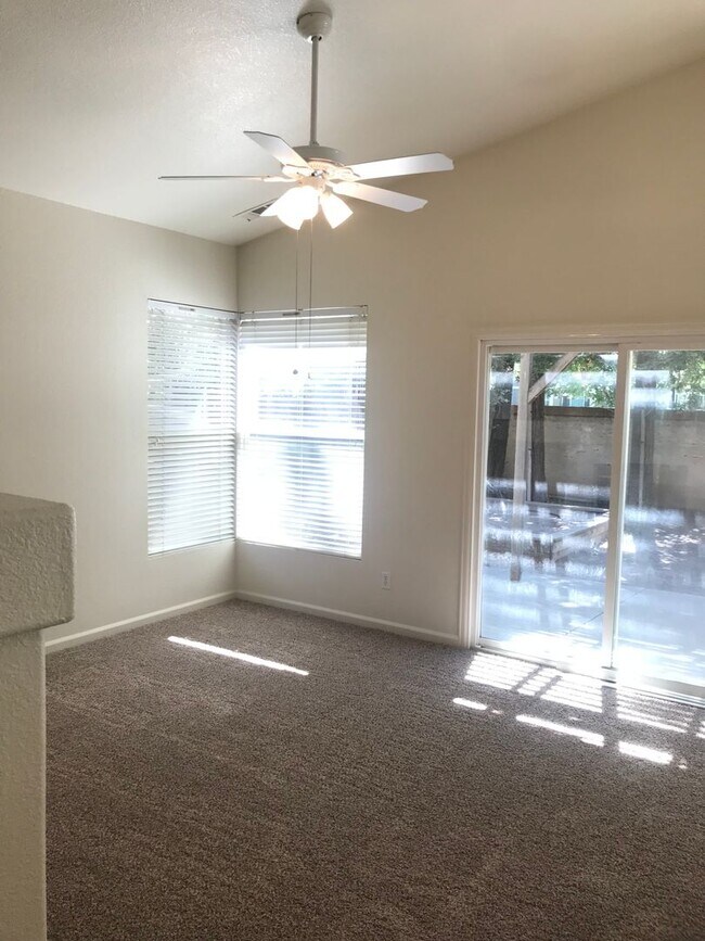Building Photo - 3008 Mallorca Ln